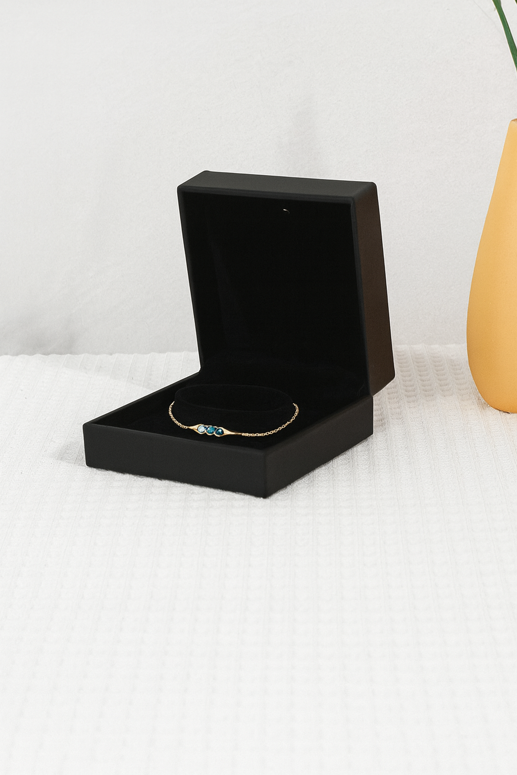 Birthstone Pea in a Pod Gold Bracelet